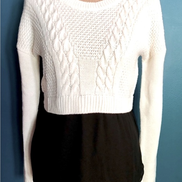 Venus sweater cropped sweater side slits in under layer pre-loved - Picture 2 of 5